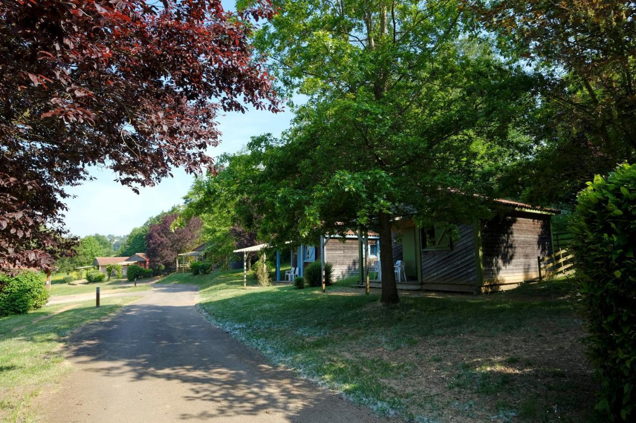 Le Hameau Du Petit Lay Camping